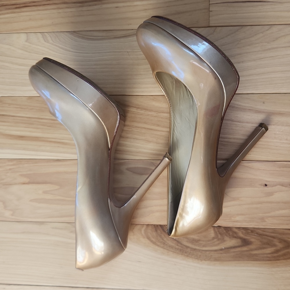 Joan & David pearly nude pink patent platform heels